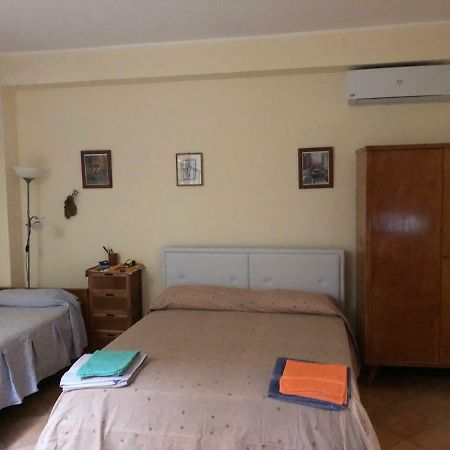 Cozy Apartment By The Sea อาชิเรอาเล ภายนอก รูปภาพ