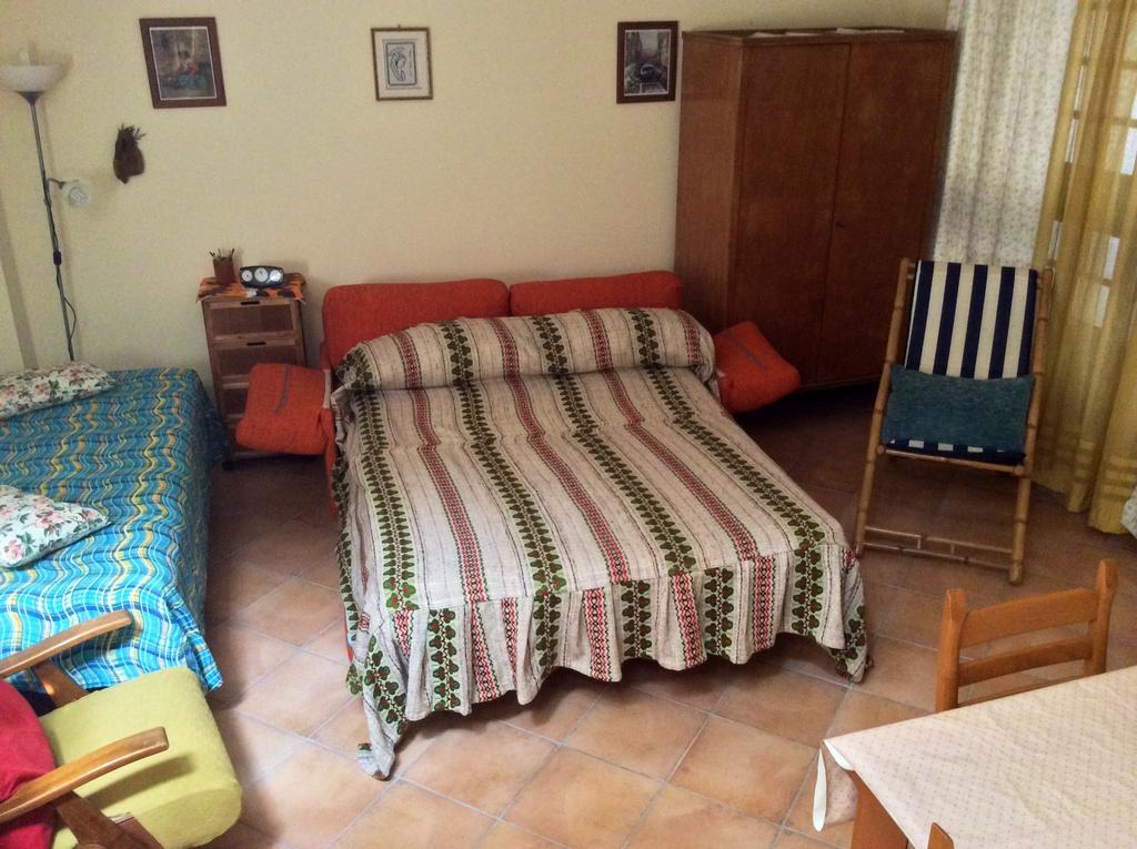 Cozy Apartment By The Sea อาชิเรอาเล ภายนอก รูปภาพ